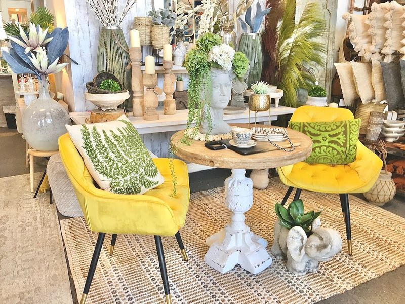 You Could Spend Hours Inside These North Carolina Vintage Markets And Still Feel Like You Missed Something - Decor Hint Uptown At Midtown