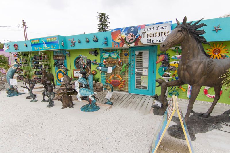 The Art Galleries You Cannot Stop Walking Into