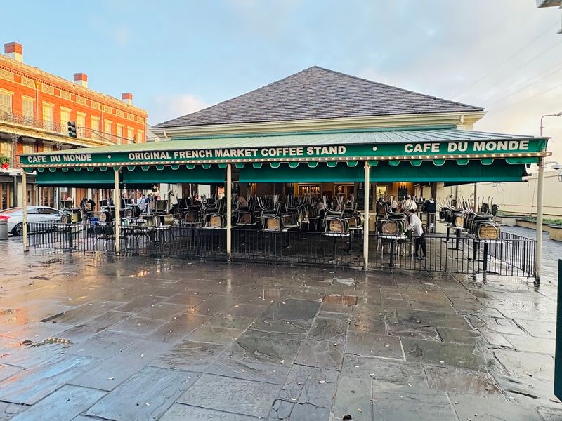 These 10 Mississippi River Cafés Are Worth Pulling Over For - Decor Hint Café Du Monde