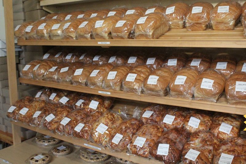 This Charming Amish Market In Michigan Is Home To An Unforgettable Deli - Decor Hint Bread Baked For The Journey