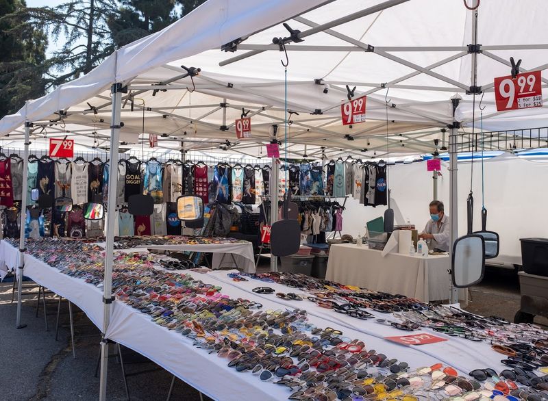 This California Flea Market With 260+ Vendors Feels Like A Treasure Hunt You Won't Want To End - Decor Hint A Marketplace Born From Community Purpose