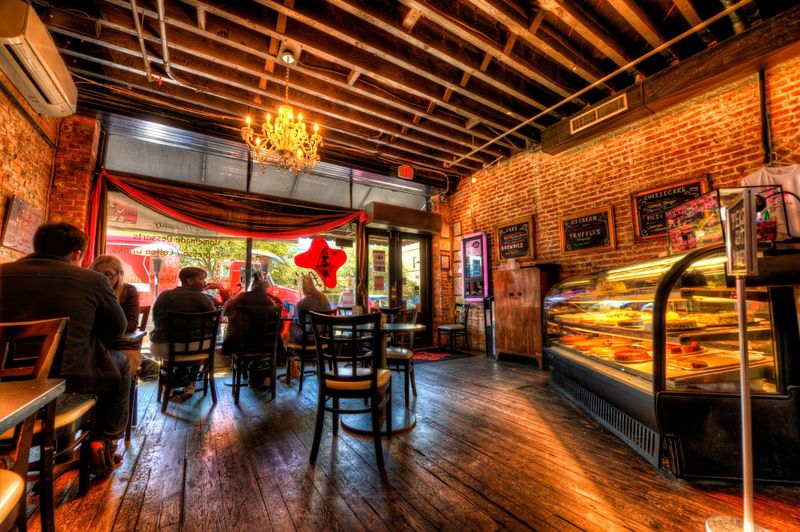 A Late-Night Dessert Haven In Savannah