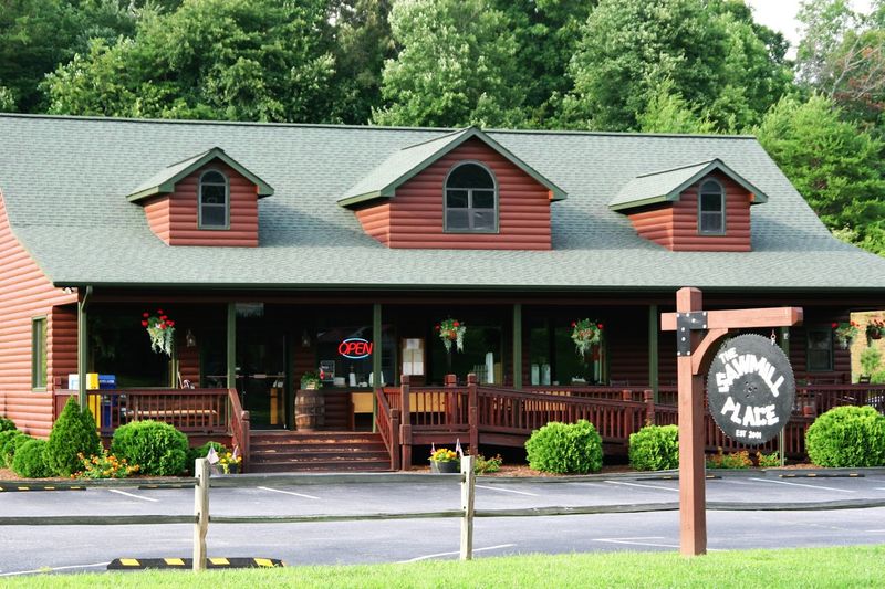 This Log Cabin Restaurant In Blairsville, Georgia Serves Incredibly Flaky Biscuits And A Legendary Sausage Gravy - Decor Hint Authentic Log Cabin Ambiance