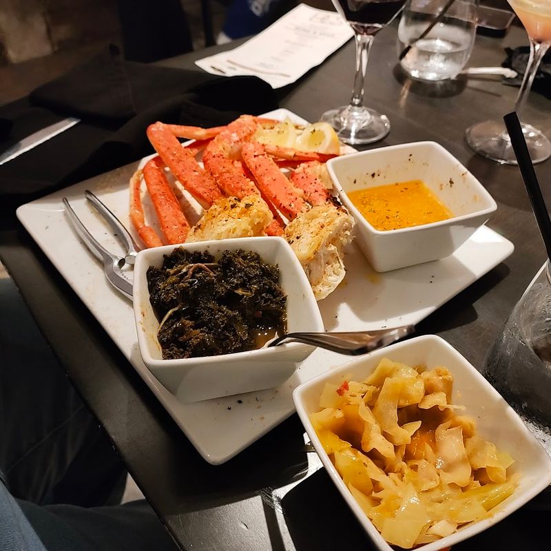 This Low-Key Georgia Restaurant Is Known For Wings That Keep People Coming Back - Decor Hint Fresh Crab Legs Worth Every Penny