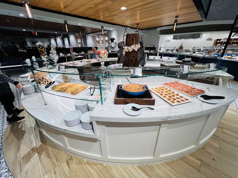 This New York All-You-Can-Eat Buffet Is A Fall Feast You Can't Miss - Decor Hint The Buffet Setup