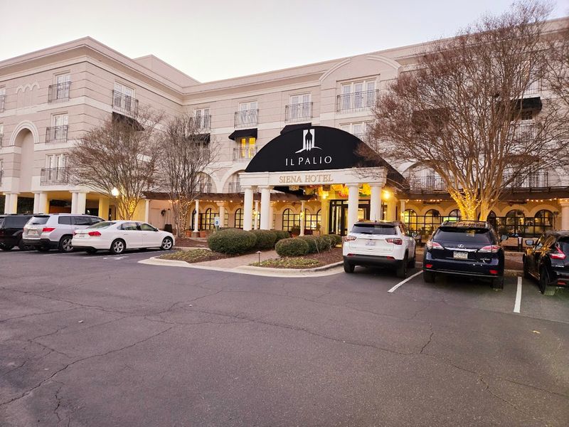 This North Carolina Italian Favorite Is So Popular, Even Reservations Feel Like A Win - Decor Hint The Location On And What It Adds