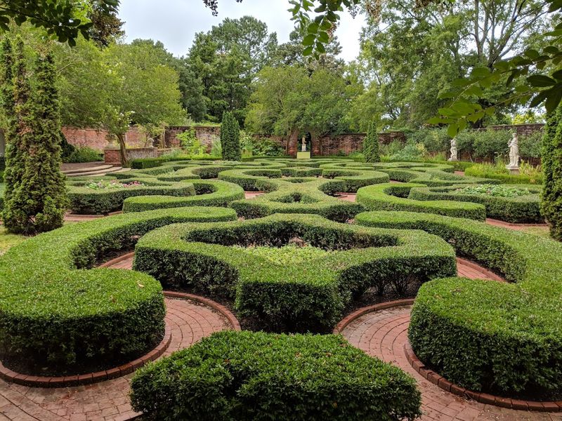 This North Carolina Town Looks So Perfect Most People Think It Was Built As A Movie Set - Decor Hint Tryon Palace And Its Jaw-Dropping Gardens