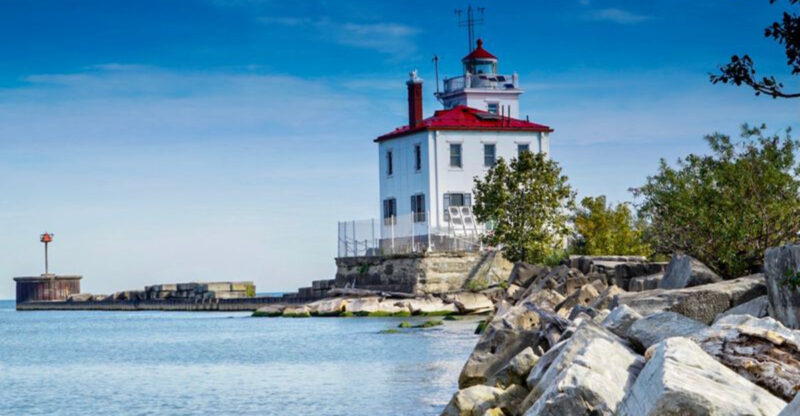 This Ohio Lake Beach Is So Peaceful You Will Forget The Rest Of The World Exists