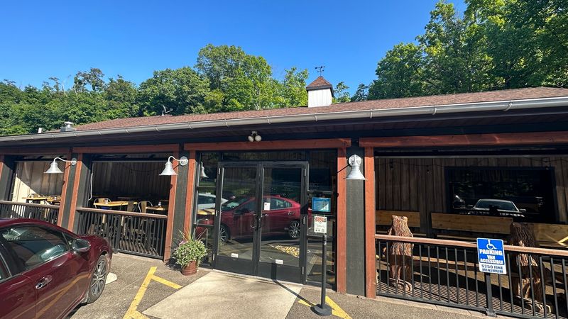 This Remote Ohio Steakhouse Is Miles From Anywhere But Serves Incredible Steaks - Decor Hint Ohio Countryside Culinary Heritage