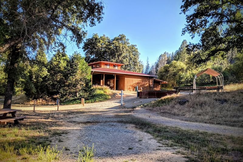This Underground California Adventure Feels Like Stepping Into Middle-Earth - Decor Hint California Cavern Is Located In Mountain Ranch In Calaveras County
