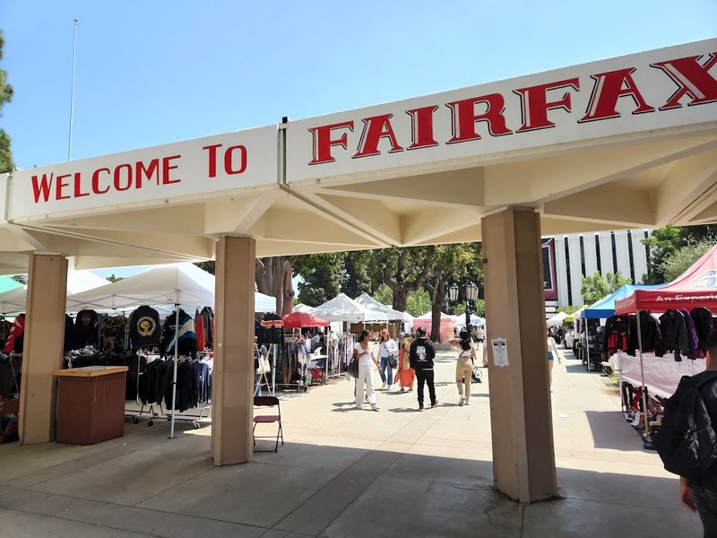 This California Flea Market With 260+ Vendors Feels Like A Treasure Hunt You Won't Want To End - Decor Hint Parking Options Worth Knowing Before You Go