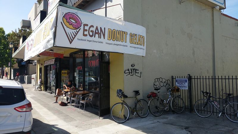 These 10 California Bakeries Prove Vegan Desserts Can Be Seriously Indulgent This April - Decor Hint Vegan Donut Gelato, Oakland