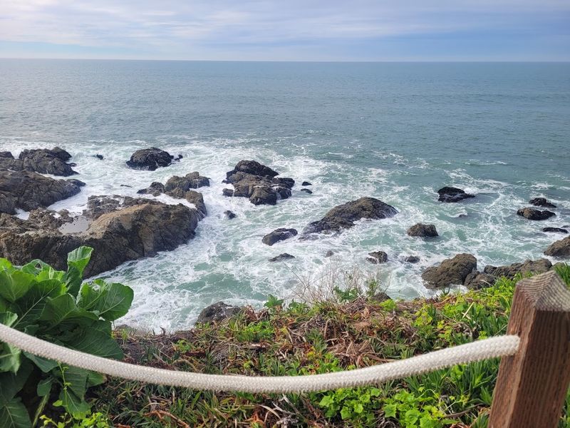 This Historic Lighthouse In California Hides One Of The Coolest Hostels In The US - Decor Hint What To Pack For A Comfortable Overnight Visit