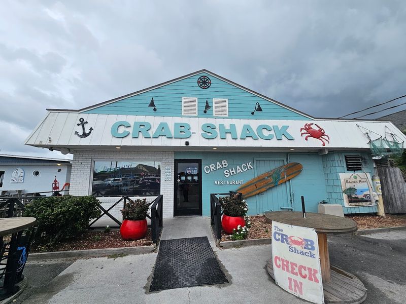 North Carolina's Crystal Coast Shrimp Burger Obsession Is Real And These Are The Spots For 2026 - Decor Hint The Crab Shack