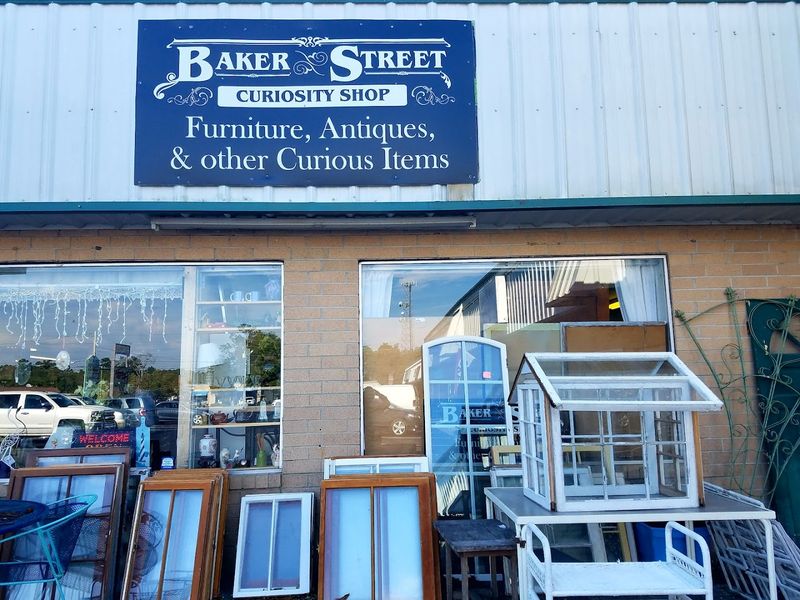 You Could Spend Hours Inside These North Carolina Vintage Markets And Still Feel Like You Missed Something - Decor Hint Baker Street Curiosity Shop