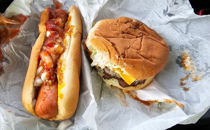 Melvin's Hamburgers & Hot Dogs, Jones Lake State Park