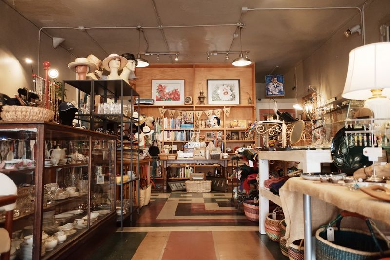 This Small Los Angeles, California Vintage Shop Has More Character Than Stores Twice Its Size - Decor Hint Pricing That Reflects The Curated Nature Of The Store
