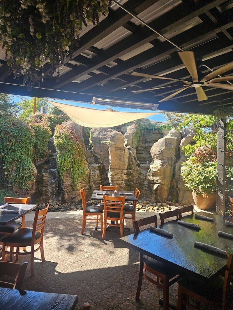 11 California's Central Coast Italian Restaurants That Don't Make Headlines, But Always Have A Crowd - Decor Hint Etto Pasta Bar