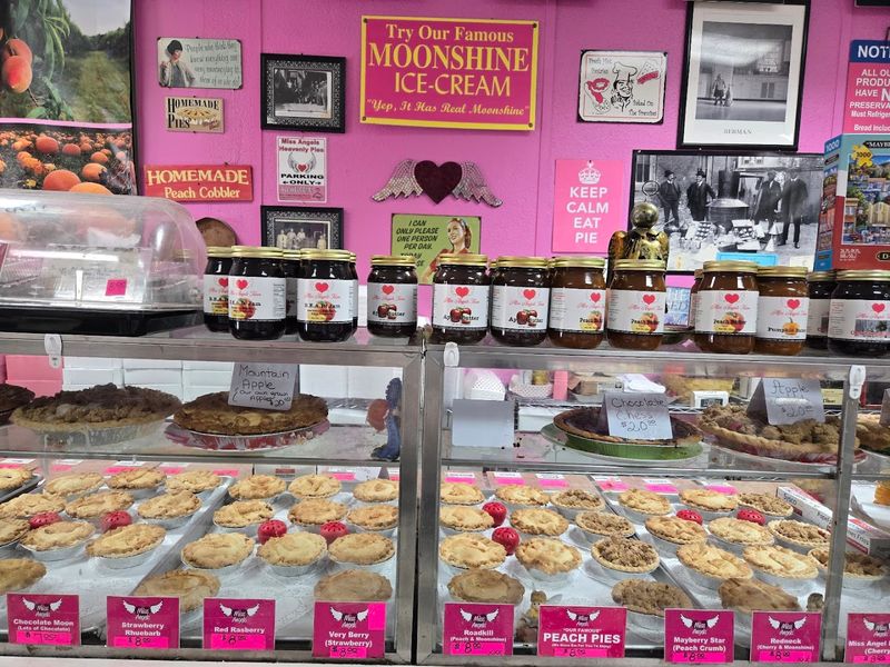 The North Carolina Bakeries Locals Will Never Tell You About - Decor Hint Miss Angels Heavenly Pies