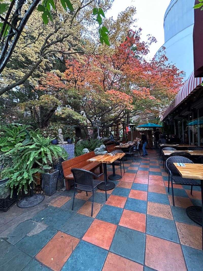 Tower Cafe, Sacramento