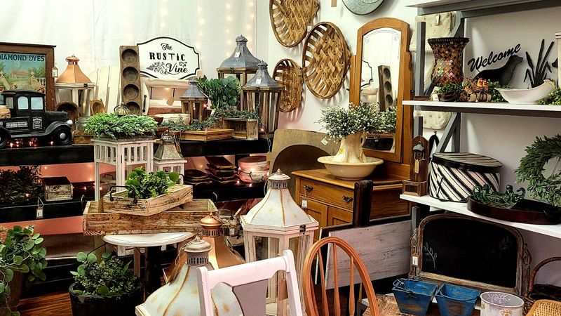 You Could Spend Hours Inside These North Carolina Vintage Markets And Still Feel Like You Missed Something - Decor Hint 118 Marketplace On Main