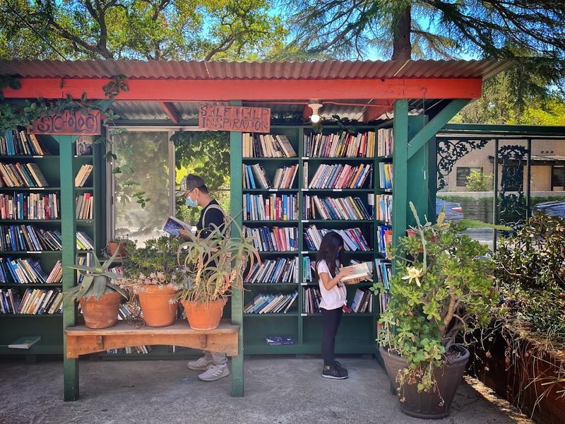 Bart's Books – Ojai