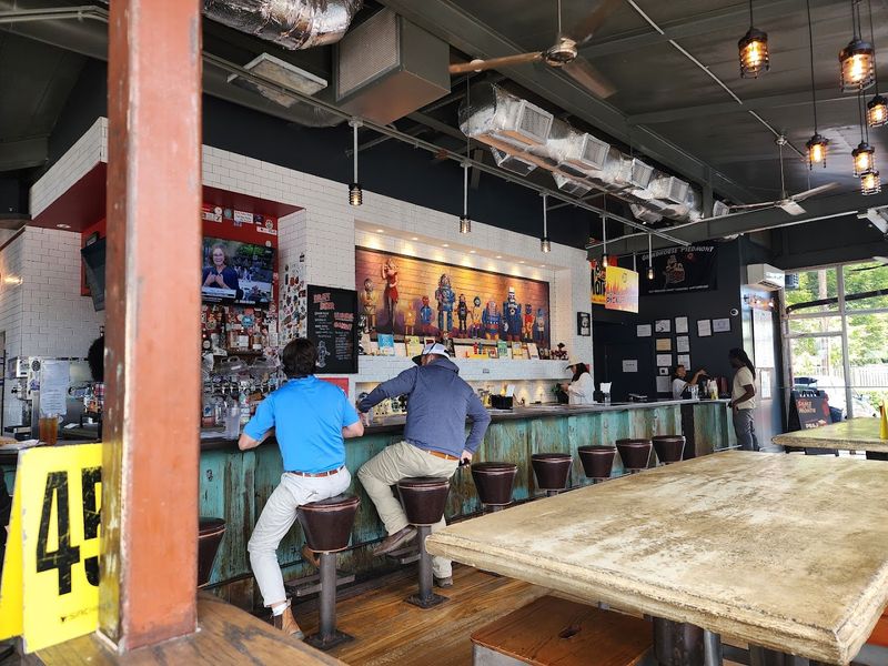 2026 Guide To 15 Hidden Fried Chicken Joints In Georgia Worth Discovering - Decor Hint Grindhouse Killer Burgers (Fried Chicken Sandwich) – Atlanta, GA