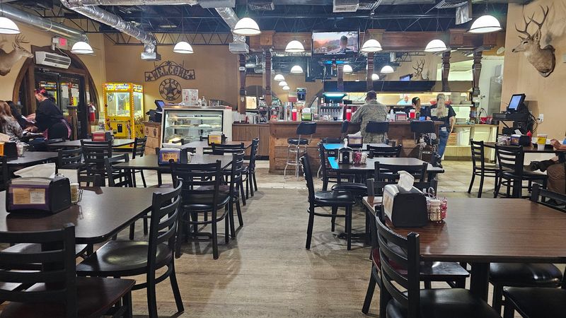 These 15 Georgia Restaurants Stay Busy From Open To Close - Decor Hint Busy Bee Cafe