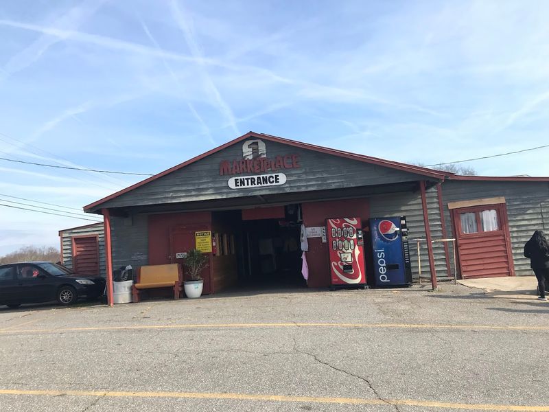 15 Best Flea And Street Markets In North Carolina To Visit In 2026 - Decor Hint Jamestown Flea & Farmers Market, Morganton