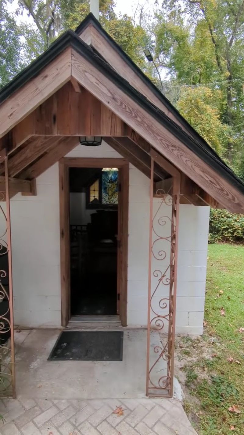 This Georgia Landmark Is Famous For Being The Smallest Church In America - Decor Hint Other Tiny Churches Exist, But This One Holds a Special Place