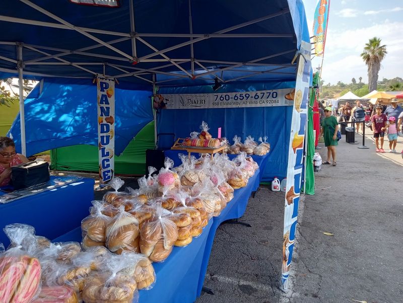 This California Swap Meet Has Been Drawing Crowds Since 1970 With Hundreds Of Vendors - Decor Hint Admission Is Just One Dollar Cash