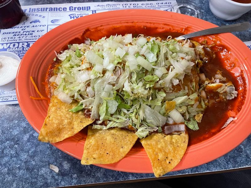 This Lakeside Michigan Spot Is Famous For Fried Fish That Steals The Show - Decor Hint Side Dishes That Pull Their Weight