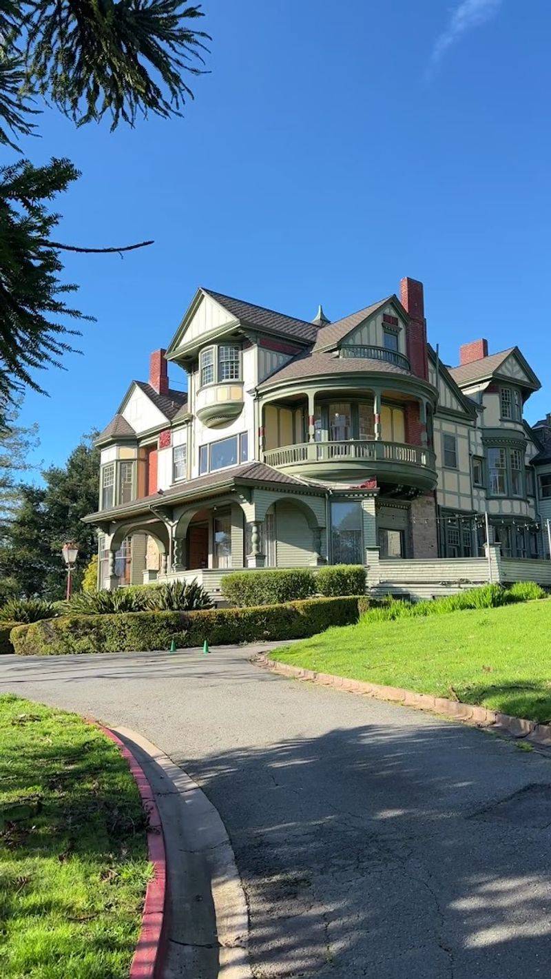 The Queen Anne Architecture That Started It All