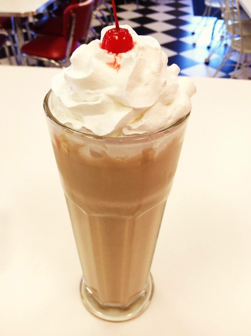 Georgia's Classic Diner Where Peach Cobbler Is Still Made The Classic Way - Decor Hint Old-Fashioned Milkshakes And Floats Done Right