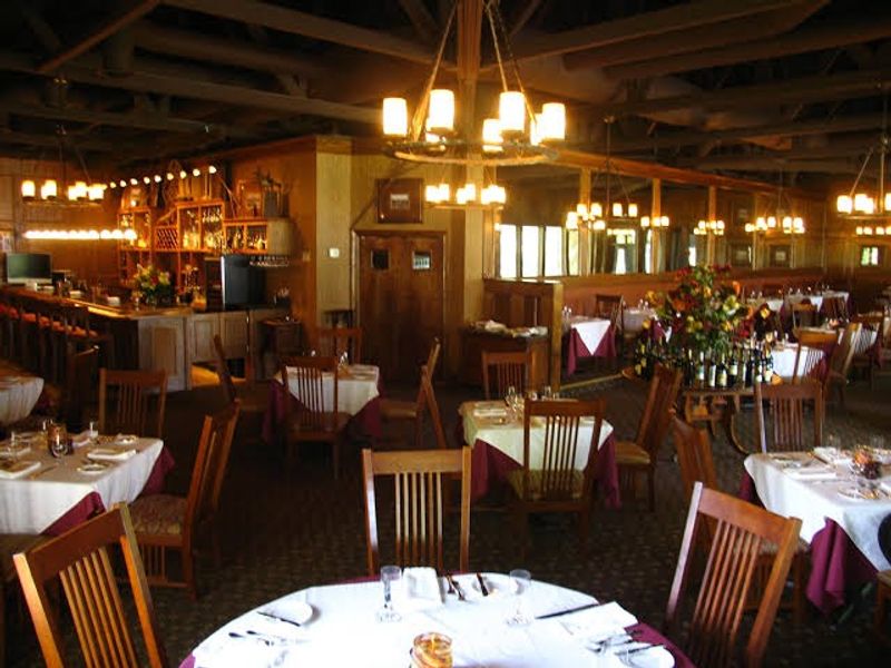 A Versatile Event Space for Gatherings and Celebrations