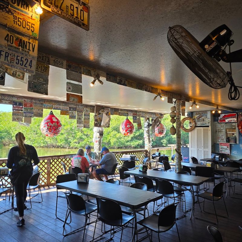 14 Remote Florida Eateries Worth Steering Off The Highway For - Decor Hint Alabama Jack's, Key Largo