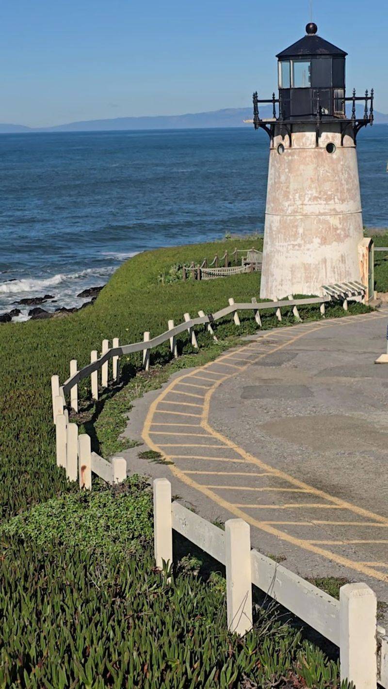 This Historic Lighthouse In California Hides One Of The Coolest Hostels In The US - Decor Hint The History Behind Point Montara Lighthouse