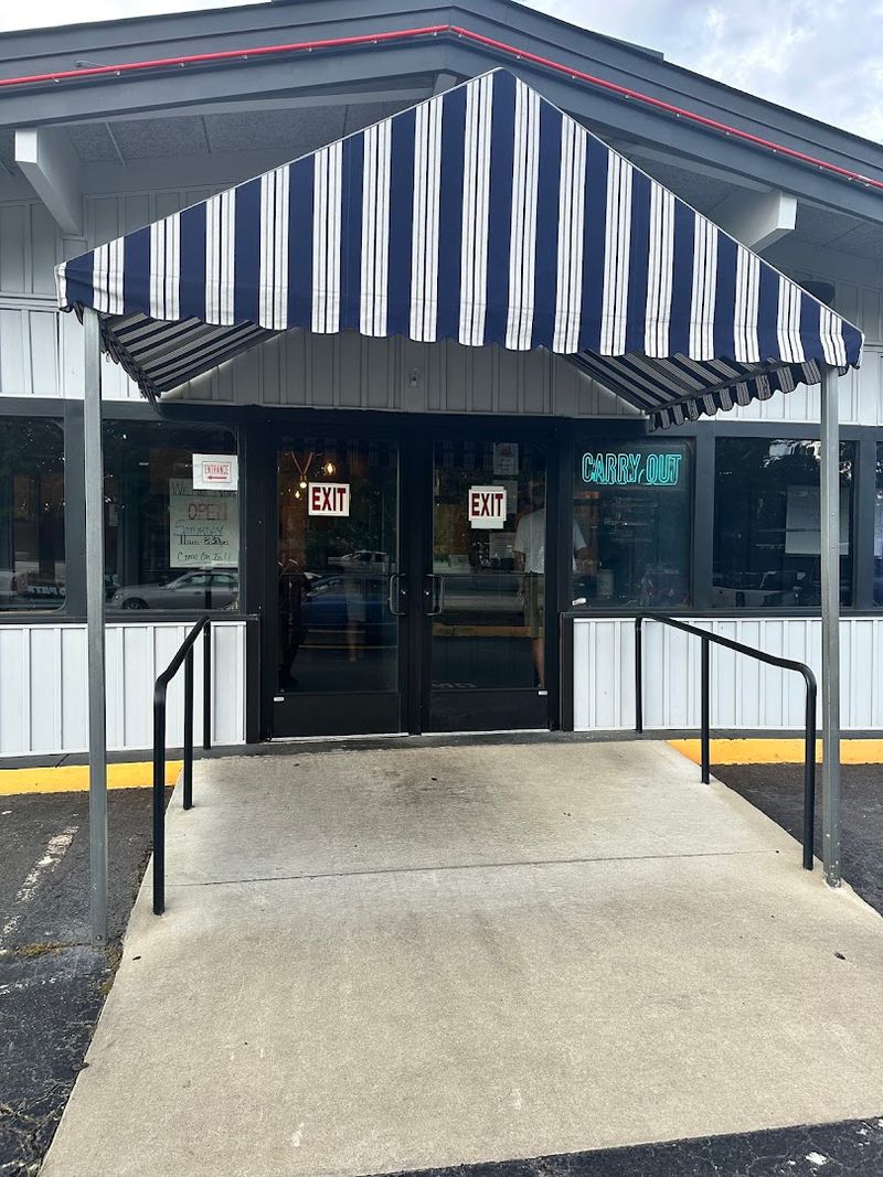 This Raleigh Seafood Spot Serves Perfect Calabash Classics