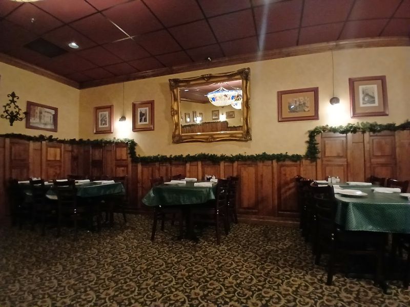 The Garlic Rolls Here Have A Loyal Following