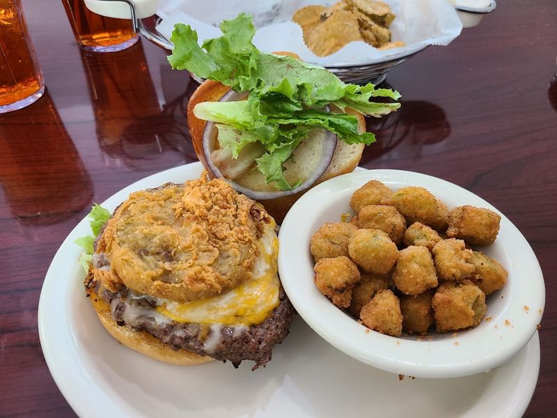 This Cozy Blue Ridge Restaurant In Georgia Is The Definition Of Southern Charm - Decor Hint aqPmaFle 843mrUb - Decor Hint