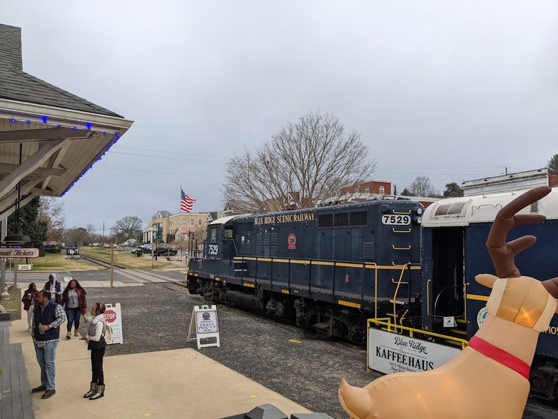 This Historic Train Ride The Blue Ridge Scenic Railway Georgia Is A 2026 Must-Do - Decor Hint tdkcRPrXMwy0YGS3 - Decor Hint