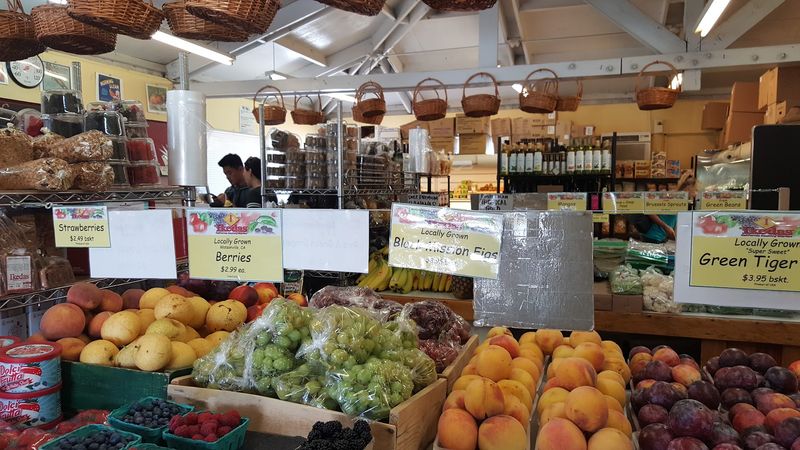Ikeda's California Country Market — Davis