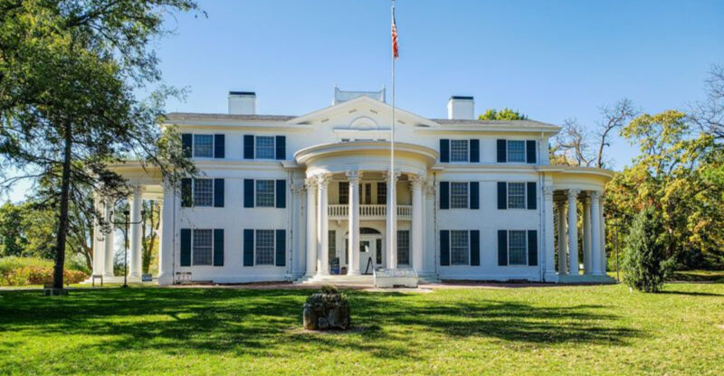 10 Charming Nebraska Towns That Feel Like Europe but Cost Almost Nothing To Explore