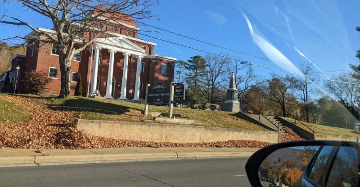 10 North Carolina Small Towns Along The Blue Ridge Parkway Most Drivers Pass Right By - Decor Hint