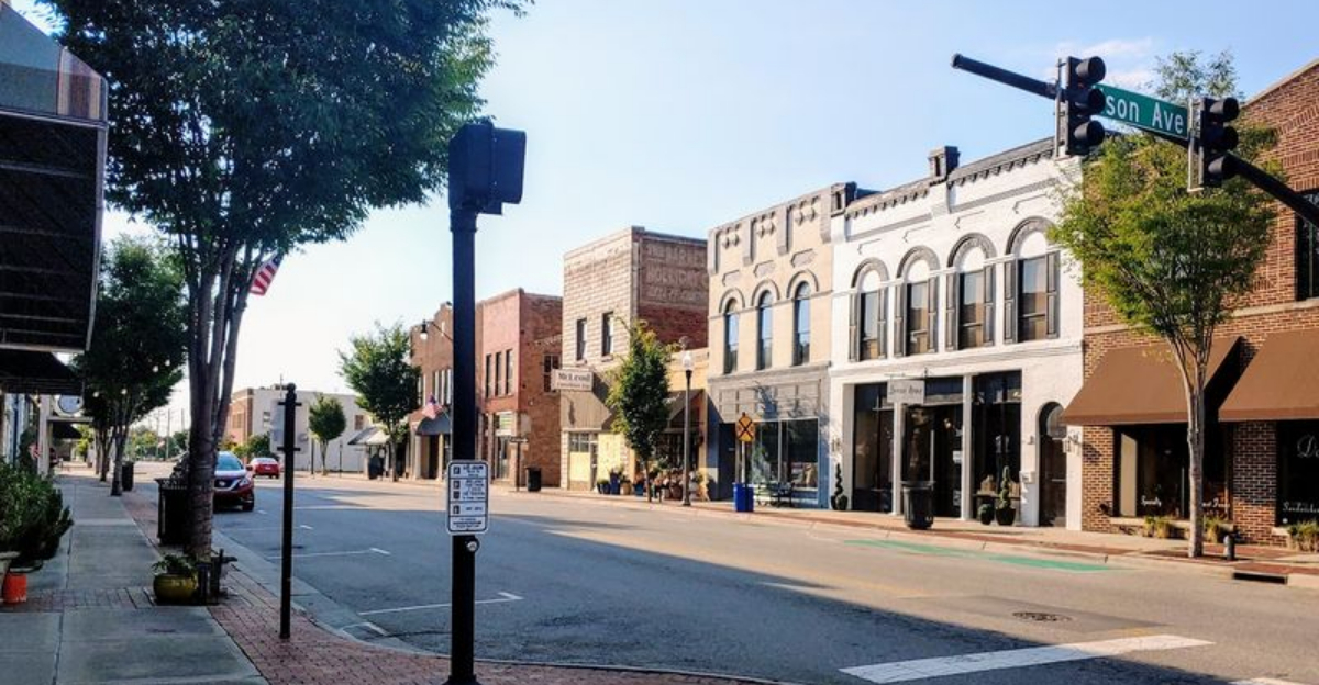 12 Towns In North Carolina Where You Can Live On A 1800 Social Security Check 2 - Decor Hint