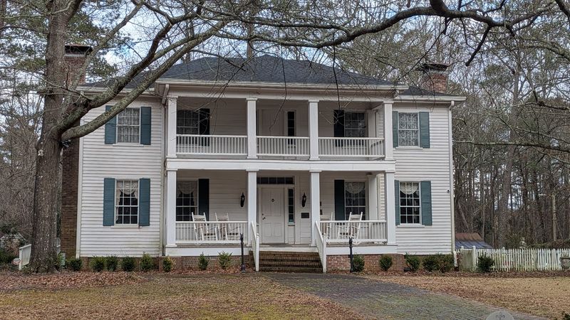 13 Historic Plantations In Georgia That'll Transport You To Another Time - Decor Hint Stately Oaks Plantation