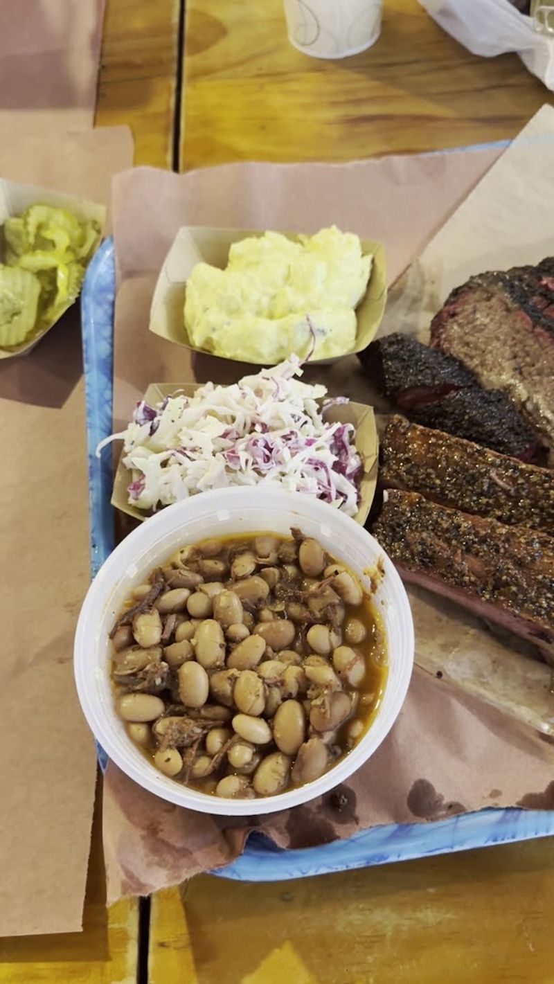 13 Texas BBQ Spots Where Locals Keep Showing Up - Decor Hint Franklin Barbecue