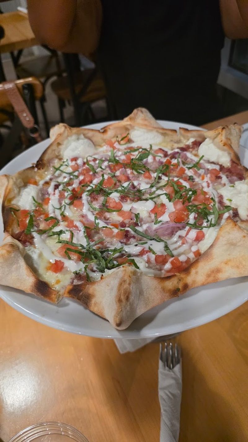 14 Texas Pizza Places Serving Slices You'll Dream About - Decor Hint Mister O1 Extraordinary Pizza Turtle Creek