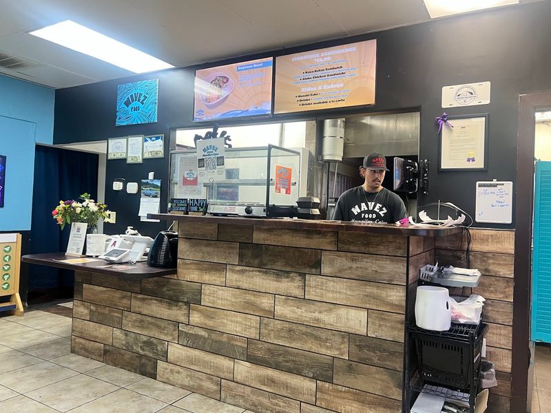 10 Southern-Inspired Restaurants In New Mexico That Stay True To Classic Comfort Traditions - Decor Hint Wavez Food Hawaiian-Cajun