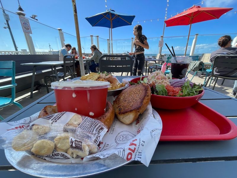 7 Oceanview Restaurants In Pismo Beach, California Where The View Steals The Show - Decor Hint Wooly's